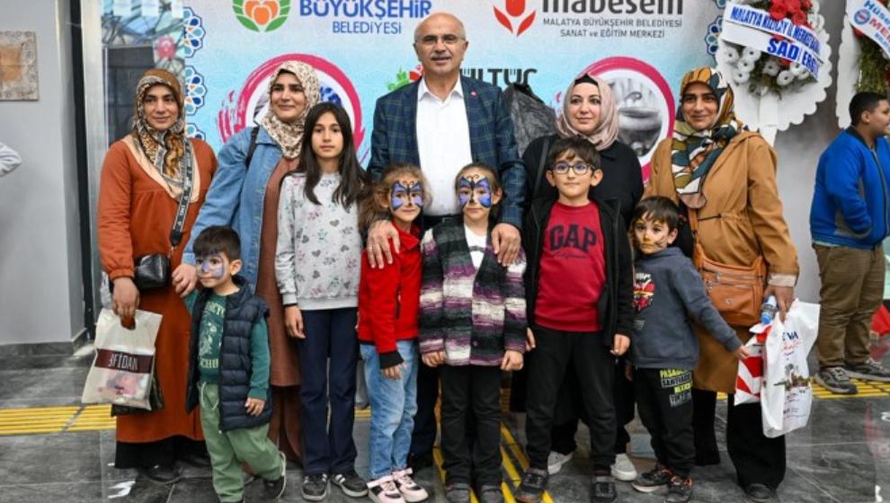 11. Malatya  Kitap  ve Kültür  Fuarını  250  Bin  Kişi Ziyaret Etti..