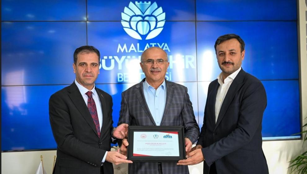 22 Trambüs Aracı da İncelemelerden Başarıyla Geçti