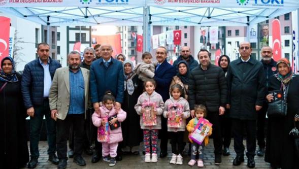 423 Konut Ve 26 Dükkanın Anahtar Teslimi ve Kura Çekimi Yapıldı..