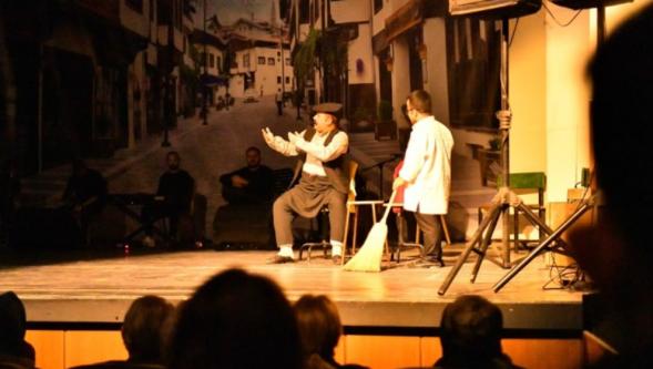 Hele Hele Lütfi Çaldı ,Havlucu  Memed  Oynadı.