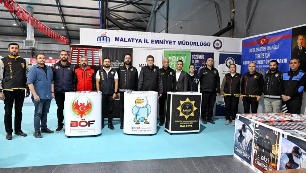 Malatya Kitap Fuarı'nda' Korsanla Mücadele' Standı