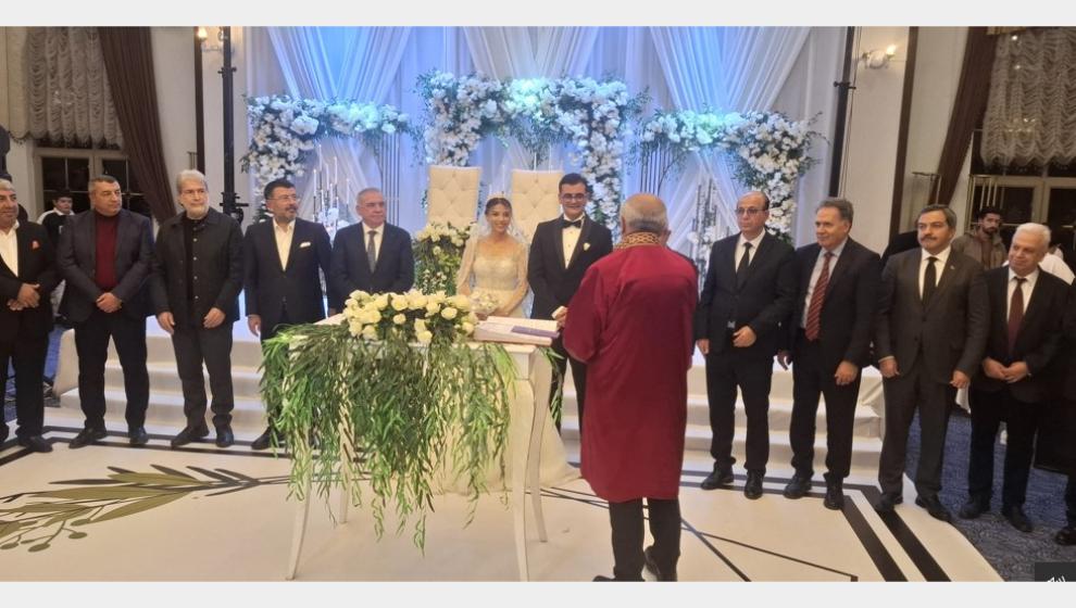 Prof.dr Ramazan Özdemir'in   Mutlu Günü  , Oğlu Tahayı  Evlendirdi.