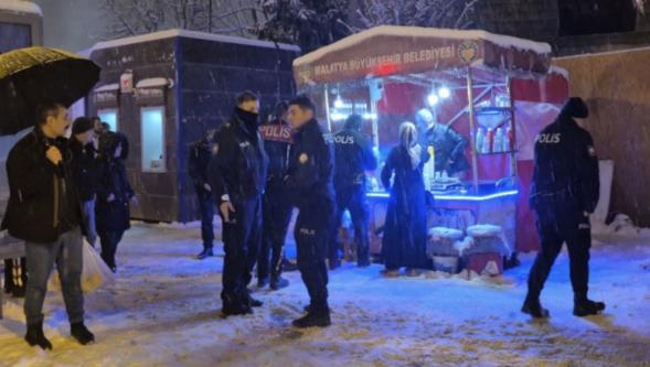 Bıçaklı Kavgada 1i Ağır  2 kişi Yaralandı