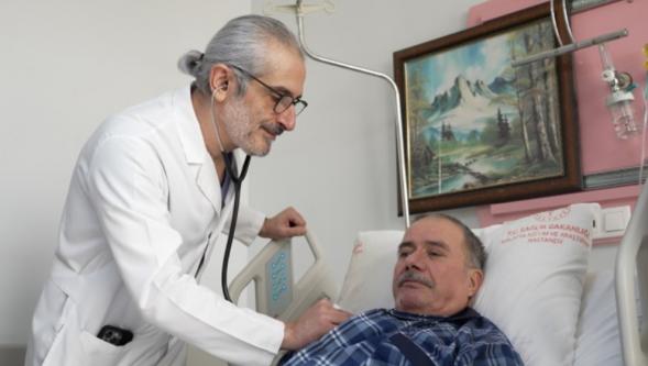 Eğitim ve Araştırma Hastanesinde Bir İlk: Aort Yırtığı Kapalı Yöntemle Onarıldı..