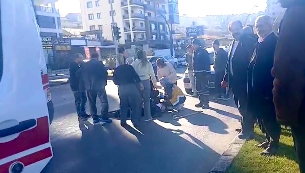 Tek İsteği Yolun Karşısına Geçmekti