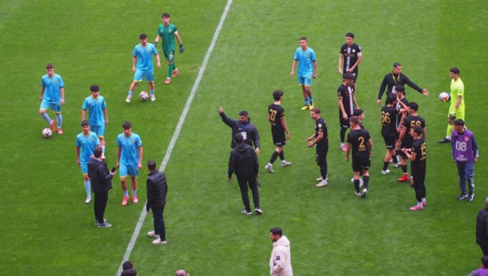 Y. Malatyaspor  Sahaya  7 kişi Çıktı  .. Şİmdi  Kim Utanacak !