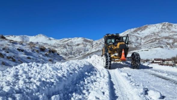 Büyükşehir Karla Mucadeleye Devam Ediyor.