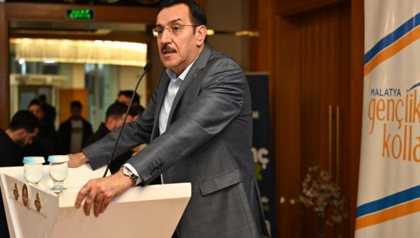 AK Parti'de Gençler Söz Dinleyen Değil, Sözü Dinlenen Bir Gençliktir.