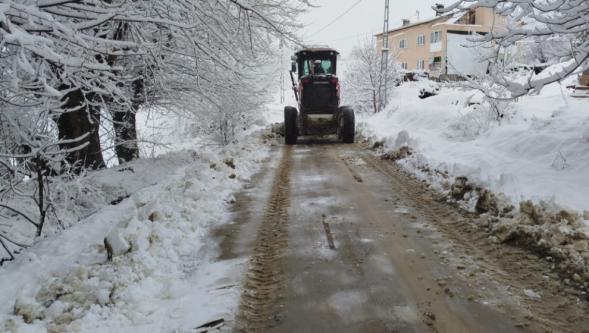 Toplam 109 Mahallede 2 Bin 105 Kilometrelik Yol Ağında Ekiplerin Müdahalesi Devam Ediyor
