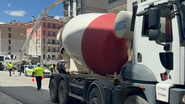 Beton Mikserinin Çarptığı Kadın Ağır Yaralandı