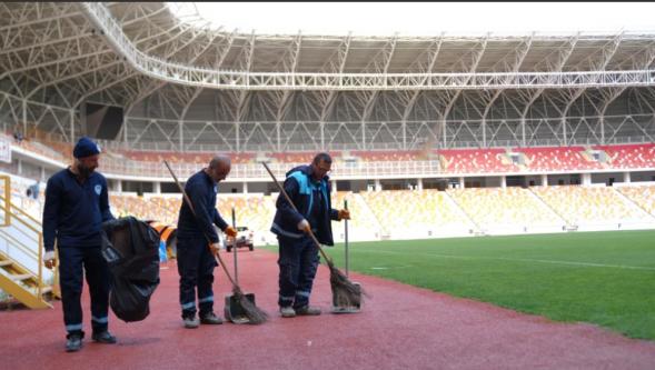 Malatya Stadyumu'nda Temizlik Yapıldı.