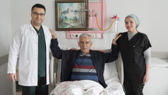 MEAH'taN  Bağırsak Kanserine Kapalı Ameliyatla Müdahale.Hızlı İyileşme.