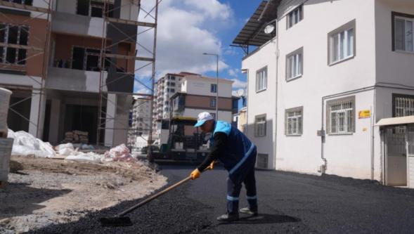Selçuklu Mahallesi'nde Sıcak Asfalt Serimi Yaptı.