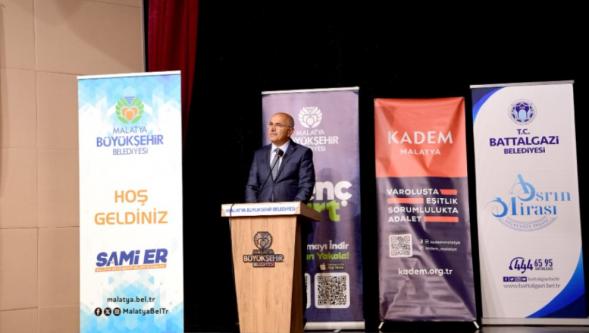 Başkan Er, "4 Milyar Lira Değerinde Gençlik ve Spor Yatırımımız Var."
