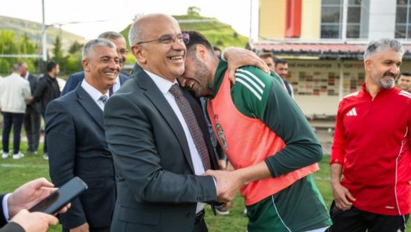 Dev Final Öncesi Moraller Yerinde..