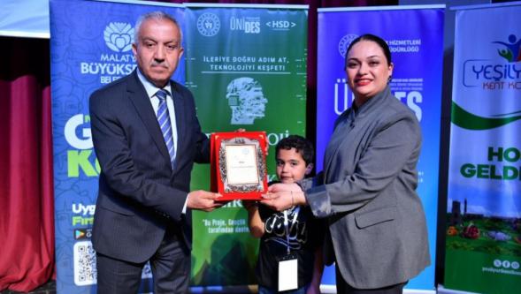 Teknoloji Tutkunları Yeşilyurt'ta Buluştu