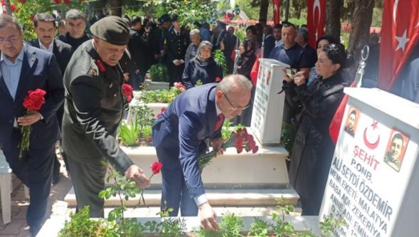 Vatan Uğruna Canlarını Feda Eden Şehitler Unutulmadı