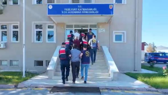 60 Yıllık Ceza ile Aranan 2 Firari Yakalandı