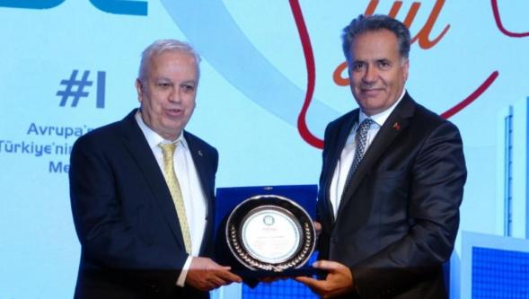 "Açıklanamaz Bir Başarı Var. Dünyada Bir Konuda Bir Numarasınız"