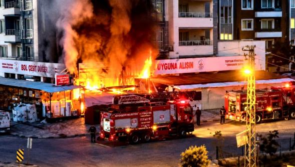 AVM'de Yangın: Büyük Çaplı Hasar Oluştu