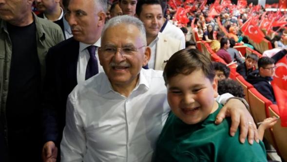 Başkan Büyükkılıç ; 6 Bin Öğrencimize İmkân ve Fırsat Veriyoruz”