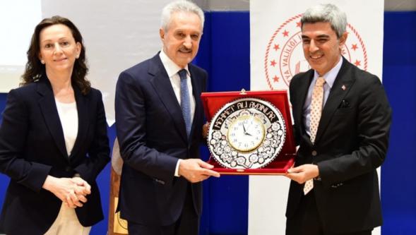 Başkan Cömertoğlu;  Mehmet Ali Aydınlar ,İlçemizin Önemli İsimlerden Biridir.