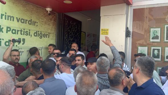 CHP Malatya İl Başkanlığı'da Gergin Anlar