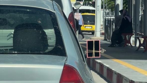 Dikiz Aynasının Yerine Makyaj Aynası
