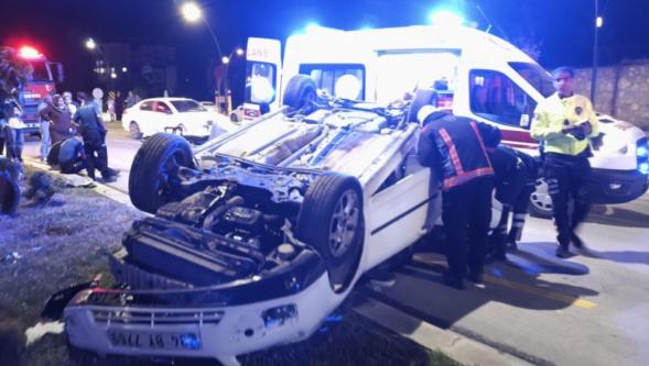Şentepe Mezarlık Kavşağı'nda Trafik Kazası