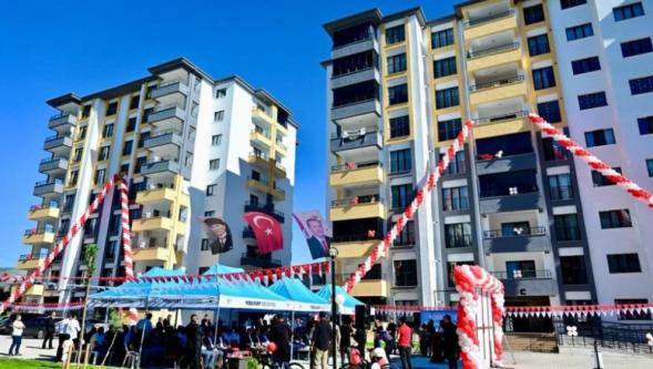 "Yeşil Yaşam Evleri" Hak Sahiplerine Teslim Edildi