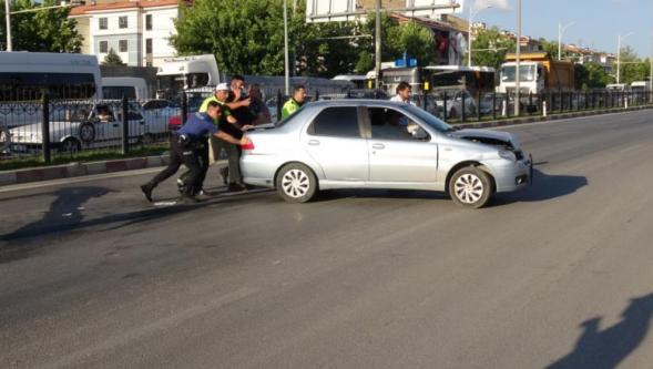 6 Aracın Karıştığı Zincirleme Kazada 4 Kişi Yaralandı