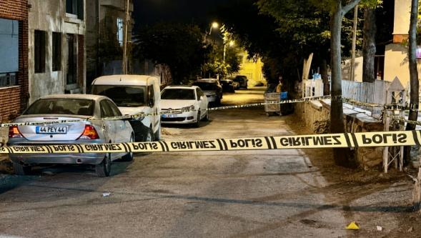 Gece Yarısı Silahlı Hesaplaşma: 2 Yaralı
