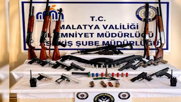 Malatya'da Çok Sayıda Silah ve Mühimmat Ele Geçirildi