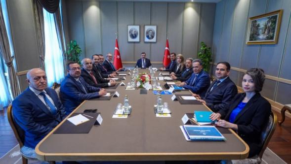 Turgut Özal Tıp Merkezi'nin İhtiyaçları Cumhurbaşkanı Yardımcısı Cevdet Yılmaz'a Aktarıldı