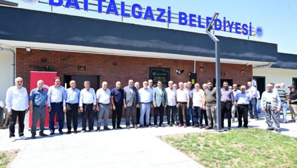 Başkan Taşkın Selçuklu Mahallesi Taziye Evi'nde Vatandaşlarla Buluştu