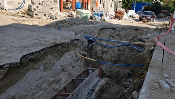 Bir Aydır Kapatılmayan Çukur Mahalleliyi Bezdirdi