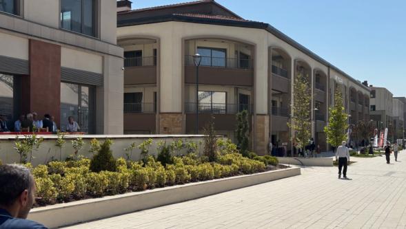 Konteynerler Kalktı, Çarşı Yeniden Hareketlendi