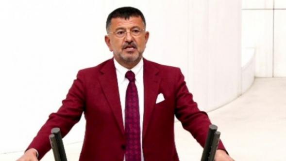 Özgür Özel ve Veli Ağbaba'nın Dokunulmazlık Fezlekeleri Meclis'te