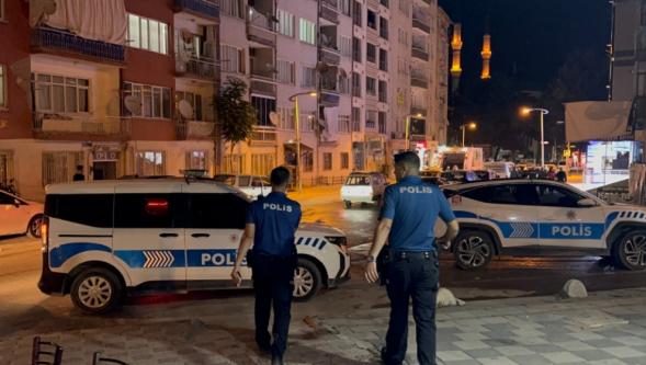 Bıçakla Yaralandı, Taksiyle Hastaneye Gitti