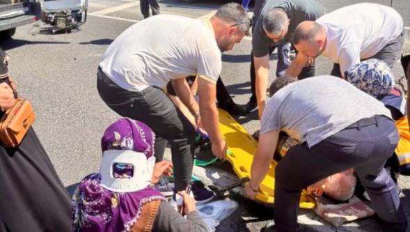 Çapa Motoru İle Minibüs Çarpıştı