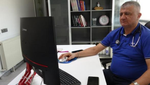 "Cem Yılmaz ile Popüler Oldu"