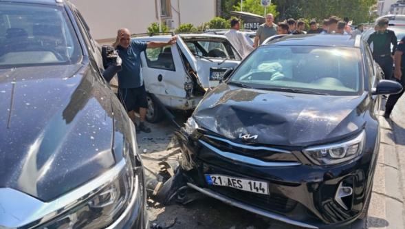 Darende'de Araç Kontrolden Çıktı..