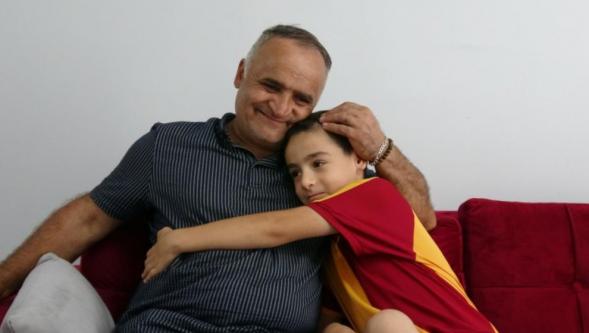 "Dede Çok Pis Kokuyorsun"