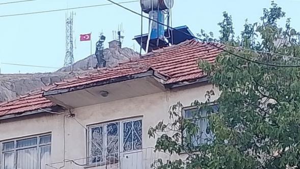 Emekli Öğretmen Evinde Ölü Bulundu