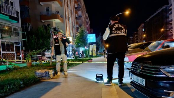 İsmetpaşa Caddesi'nde Bıçaklı Kavga: 1 Ağır Yaralı