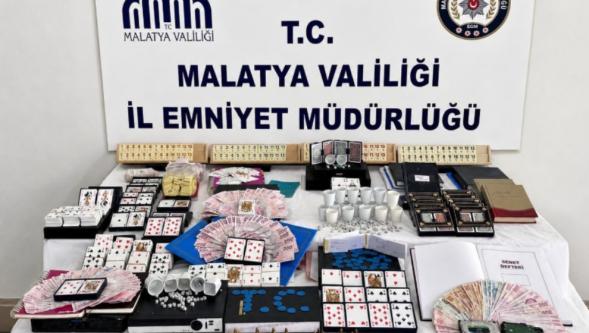 Kumar Masasına Polis Baskını