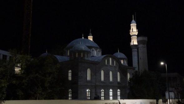 Yeni Cami'nin Işıkları Yeniden Yandı