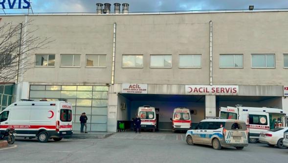 Yeşilyurt'ta İki Otomobil Çarpıştı: 4'ü Çocuk 5 Yaralı