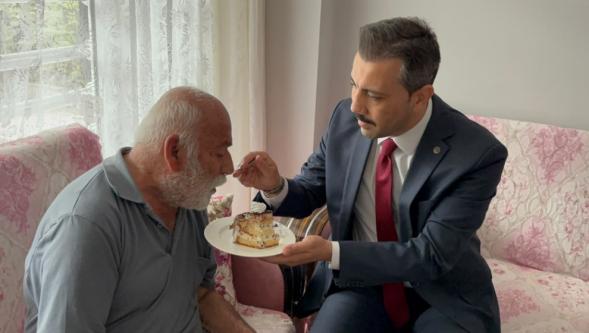 3 Yaşlıya Sürpriz Doğum Günü..