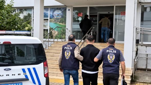 Dolandırıcılık, Yasa Dışı Bahis ve Çocuk Müstehcenliği Suçlamaları